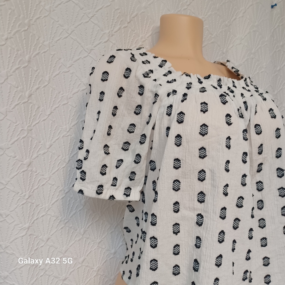 LOFT Women Size S Black and White Patterned Blouse - Picture 8 of 13